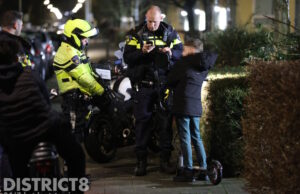 Politie houdt jongens staande voor bezit en afsteken van illegaal vuurwerk Gramsbergenlaan Den Haag