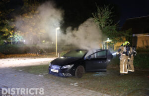 Geparkeerde auto zwaar beschadigd na brandstichting Obrechtstraat Delft