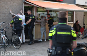 Politie valt café binnen na melding vuurwapen Vrijheidslaan Delft
