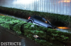 Automobilist verliest macht over het stuur en raakt te water Van Luyklaan Kwintsheul