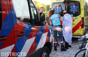 Omstander redt man uit water Wulppad Delft