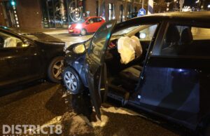Persoon gewond na botsing tussen personenautos Willem Naghelstraat Delft