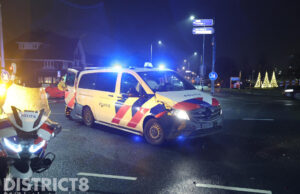 Gewonden bij aanrijding met politiebusje Burgemeester Elsenweg Naaldwijk