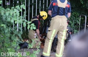 Brandweer knipt sloten los van gestolen fietsen Laan van Poot Den Haag