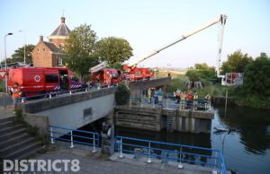 Grote zoekactie in water na aantreffen plas bloed Maasdijk ‘s-Gravenzande