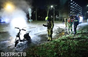 Brandweer blust deelscooter Frederik van Eedenlaan Delft
