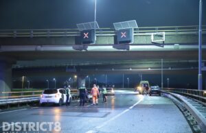 Flyover richting A12 Den Haag afgesloten na aanrijding A4 Prins Clausplein Den Haag