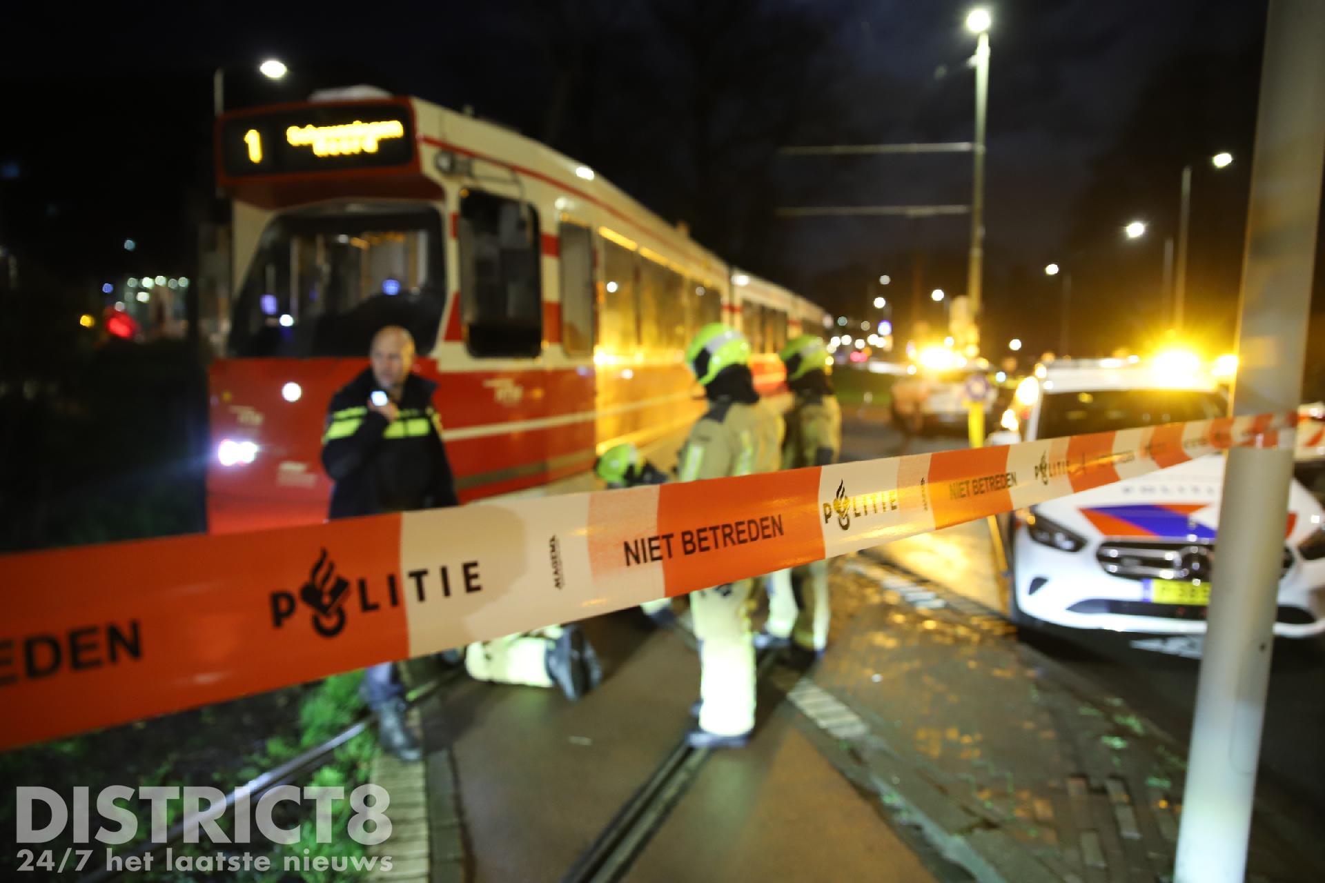 Tram ontspoord na botsing met een persoon in Burgemeester Patijnlaan Den Haag