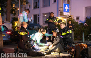 Bestuurder van brommer gewond bij aanrijding Loevesteinlaan Den Haag