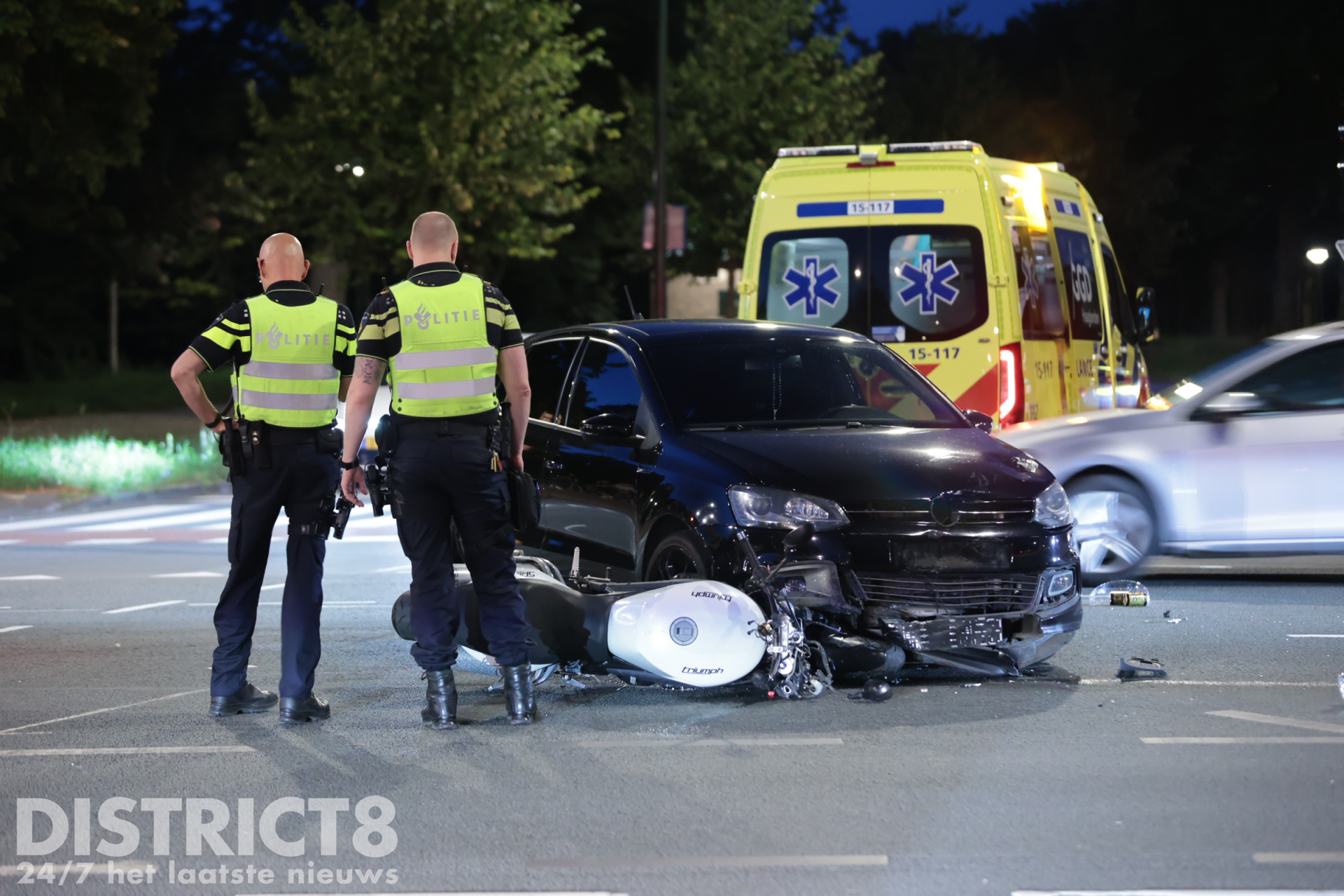 Motorrijder gewond en grote schade na aanrijding met auto Van Alkemadelaan Den Haag