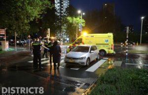 Voetganger gewond na botsing met auto Erasmusweg Den Haag