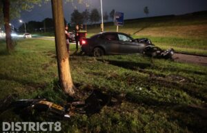 Automobilist knalt tegen boom na inhaalactie Singel Den Haag