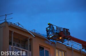 Brandweer rukt uit vanwege omgewaaide valbeveiliging Maartensdijklaan Den Haag
