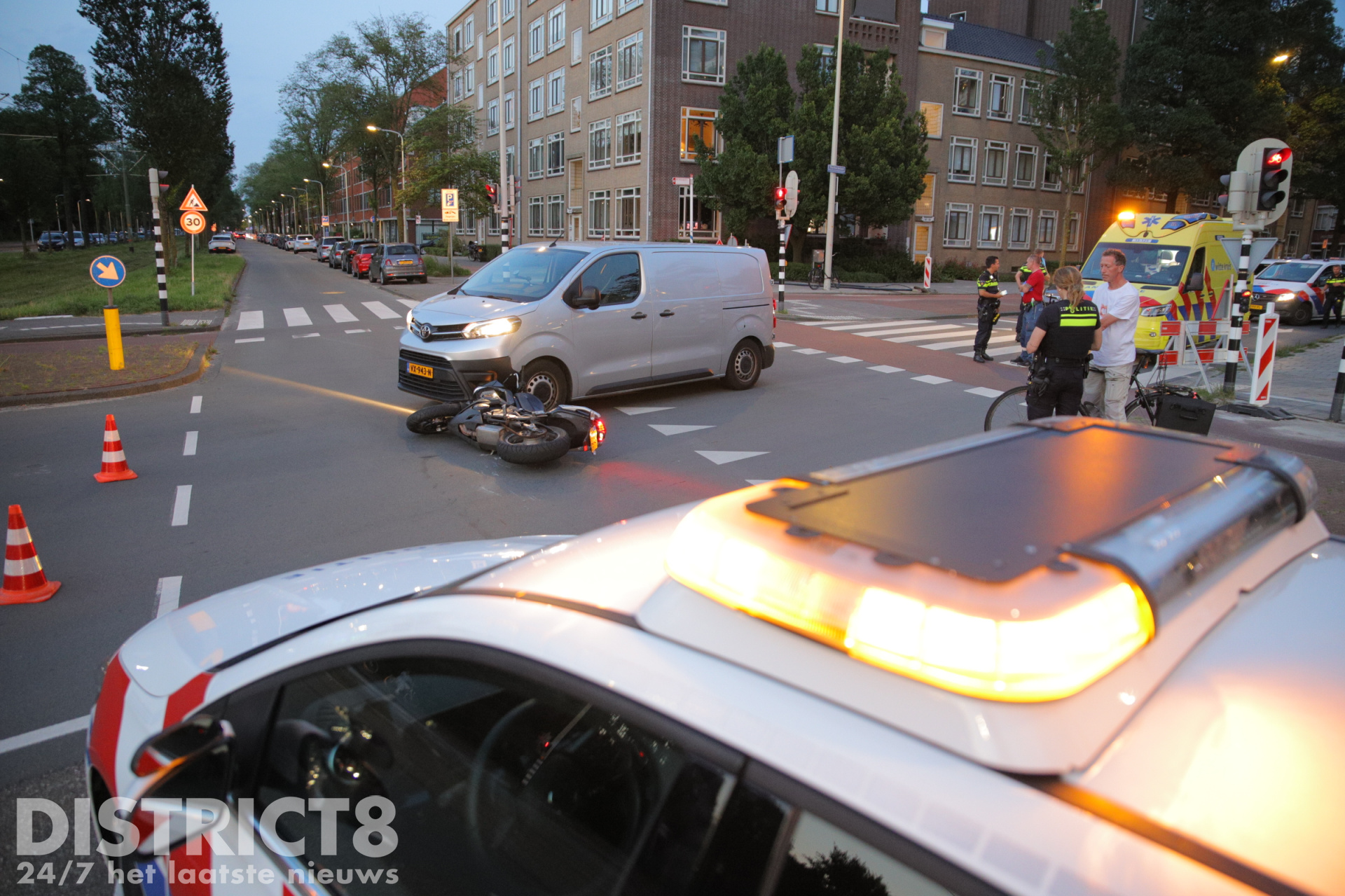 Rijbewijs in beslag genomen nadat dronken motorrijder inrijdt op van Laan van Meerdervoort Den Haag