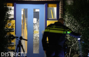 Veel schade na explosie bij portiek Meester Le Poolestraat Rijswijk