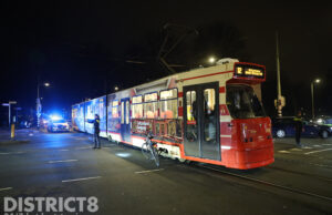 Fietser gewond bij aanrijding met tram Segbroeklaan Den Haag