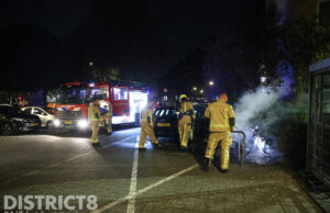 Niets over van scooter na brandstichting; eigenaresse gewond Leyweg Den Haag