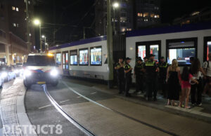 Veel politie aanwezig vanwege onrustige uitloop strand Scheveningen
