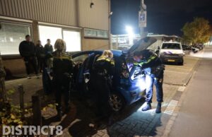 Meerdere jongeren en auto gecontroleerd; mes en inbrekerswerktuig in beslag genomen Televisiestraat Den Haag