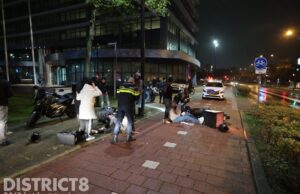 Scooterrijders botsen tegen elkaar Sir Winston Churchillaan Rijswijk