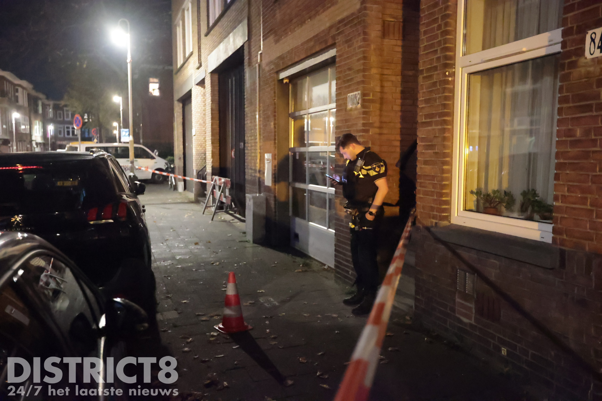 Politie onderzoekt mogelijke explosie op portiek woning Nunspeetlaan Den Haag