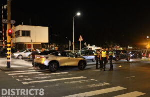Fietser geschept door automobilist Neherkade Den Haag
