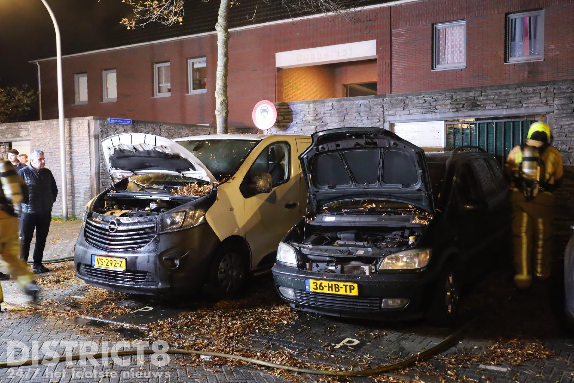 Busje total-loss door voertuigbrand Woensdrechthof Nootdorp - District8.net