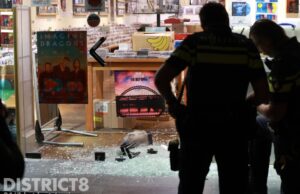 Winkelruit vernield; politie doet onderzoek Voldersgracht Delft