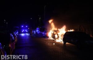 Brandweer blust fikse autobrand Trekvlietplein Den Haag