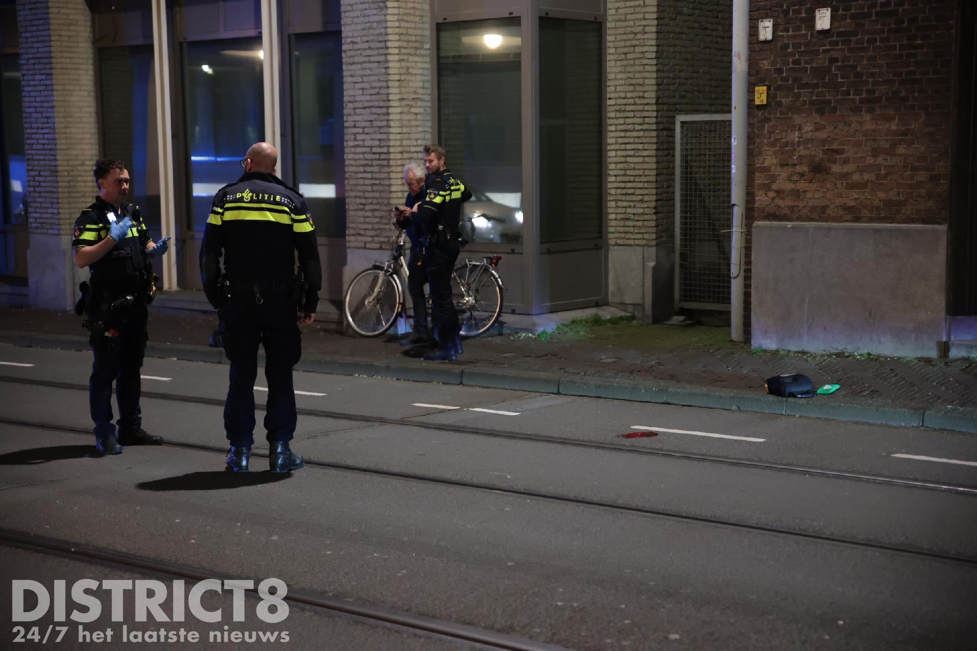 Slachtoffer zwaargewond na val met fiets Parkstraat Den Haag