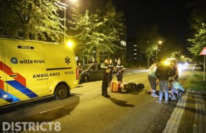 Scooterrijder komt ten val na botsing met automobilist Huis te Landelaan Rijswijk