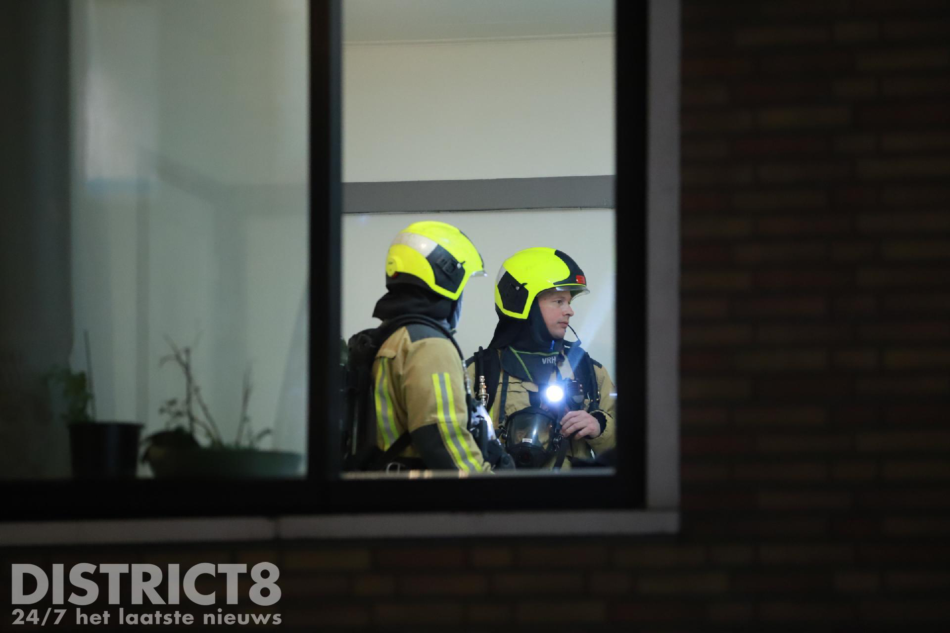 Bewoner inhaleert rook tijdens woningbrand Pieter Langendijkstraat Den Haag