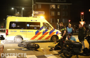 Scooterrijdster gewond bij aanrijding Loosduinsekade Den Haag