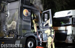 Brandweer blust brand in vrachtwagen Tinbergenstraat Rijswijk