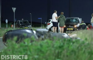 Forse schade na aanrijding tussen snorscooter en auto Zijdeweg Pijnacker