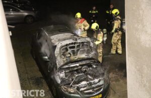 Auto brandt uit op parkeerplaats Erasmusweg Den Haag