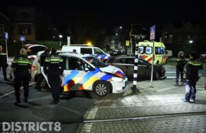 Twee gewonden na botsing tussen politiewagen en personenauto Nieuwe Parklaan Den Haag