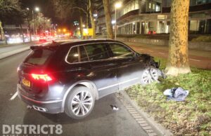 Automobilist ramt boom Koningskade Den Haag