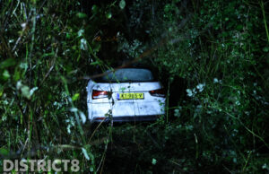 Auto vliegt bosschages in bij aanrijding Generaal Spoorlaan Rijswijk