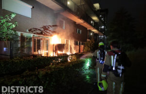 Fikse brand aan achterzijde van woning Hendrick de Keyserweg Delft