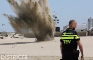 EOD brengt 21 granaten tot ontploffing strand Zuidelijk havenhoofd Scheveningen