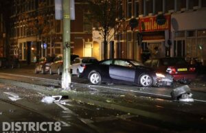 Gewonde en ravage bij aanrijding Laan van Meerdervoort Den Haag