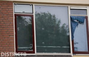 Woning beschoten, meerdere kogelinslagen in het raam Puccinistraat Den Haag