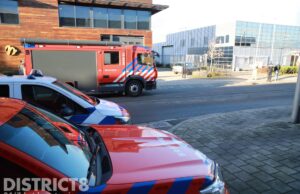 Brand op het dak, brandweer schaalt op Klopperman Wateringen