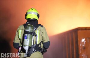 Brandweer blust fikse buitenbrand Waterpas Den Haag