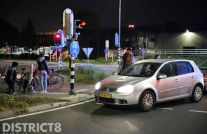 Fietsster geschept door personenauto Burgemeester Elsenweg Naaldwijk