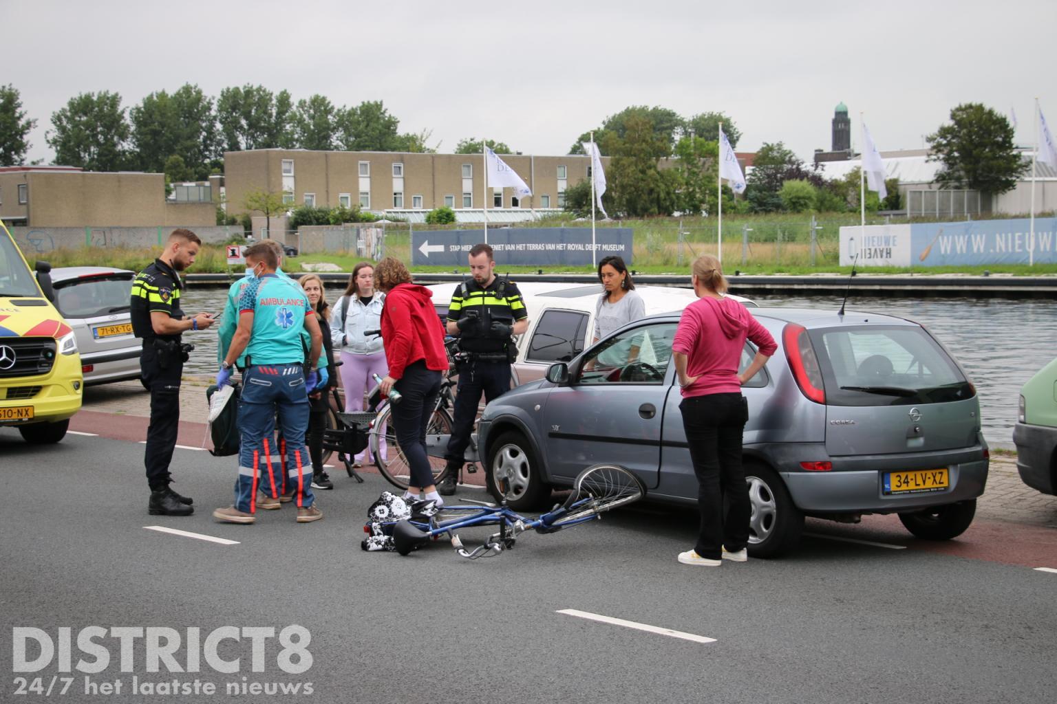 Fietsster Raakt Lichtgewond Na Aanrijding Met Auto Schieweg Delft ...