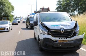 Forse schade na kop-staart botsing Afrikaweg Zoetermeer