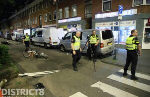 Twee zwaargewonden bij aanrijding tussen fiets en motor Dierenselaan Den Haag