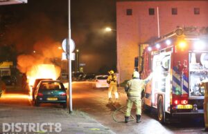 Geparkeerde auto in brand Van Adrichemstraat Delft